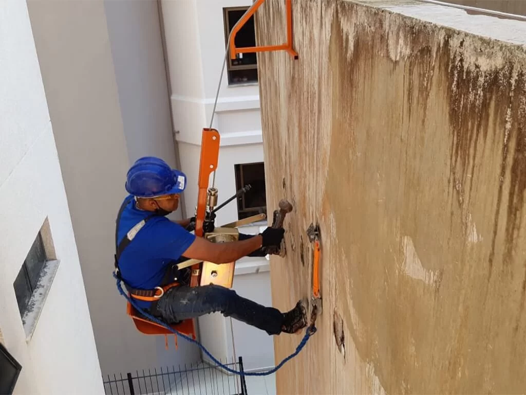 A cadeirinha elétrica para pintura traz agilidade, conforto e segurança para trabalhos em altura. Saiba como essa tecnologia revoluciona o setor e aumenta a produtividade.