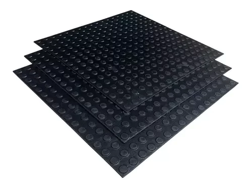 piso moeda modelo em placa preto