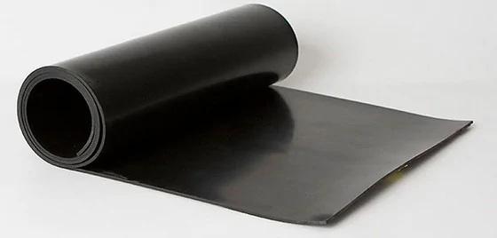 A borracha nitrílica (NBR) é resistente a óleos, graxas e combustíveis. Descubra suas principais propriedades, aplicações industriais e vantagens em vedações e peças técnicas.
