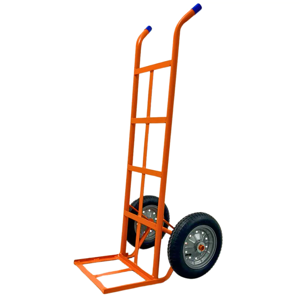 Um carrinho de mão de metal laranja com estrutura robusta, duas rodas grandes de borracha e uma plataforma de carga plana na base, isolado em um fundo branco