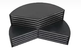 Esta imagem apresenta variações circulares de aparelhos de apoio de elastômero fretado, similares aos da imagem anterior, mas com um formato geométrico diferente para aplicações específicas em engenharia.
